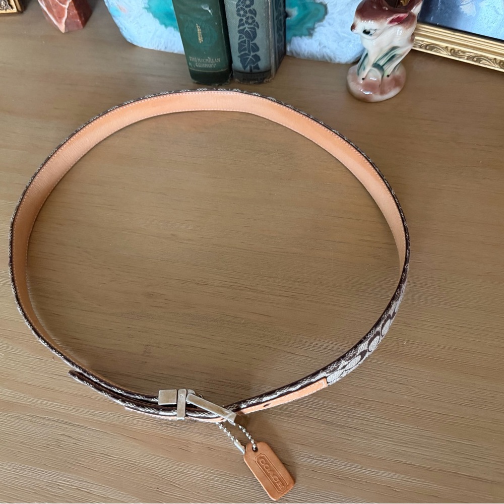 Y2K Coach Signature Brown and Tan monogrammed and leather woman’s Belt - small - Picture 4 of 5